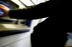 Neznanci v Mariboru ukradli bankomat