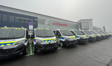 Nova intervencijska vozila za slovensko policijo: oglejte si njihovo notranjost #foto