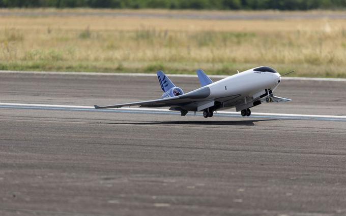 Prototip so že poslali na nebo, a to je šele pričetek podrobnejših testov. | Foto: Airbus