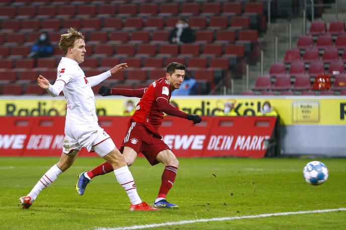 Lewandowski Bayern Köln | Robert Lewandowski je v bundesligi zabil že 300 golov. | Foto Reuters