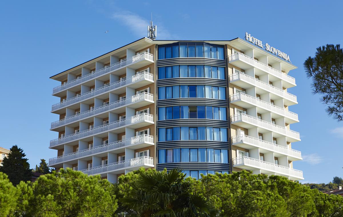 Hotel Slovenija | Kot je poročala RTV Slovenija, je Samo Logar sredi lanske glavne turistične sezone v luksuznem portoroškem Hotelu Slovenija prenočeval za le 80 evrov na noč. | Foto LifeClass Portorož
