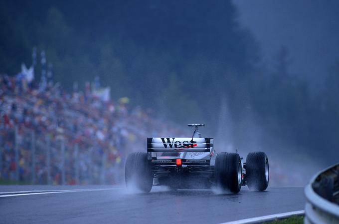  David Coulthard je po nesreči s petimi krogi zaostanka dirko vseeno nadaljeval. | Foto: Guliverimage