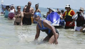 Neverjeten podvig 64-letnice, ki je preplavala od Kube do ZDA