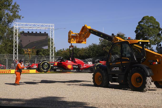Tri dirke in dva odstopa na začetku sezone za Charlesa Leclerca. | Foto: AP / Guliverimage