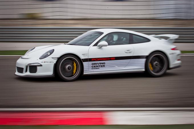 Porsche 911 GT3 - prvinski nagon hitrosti | Foto: Porsche