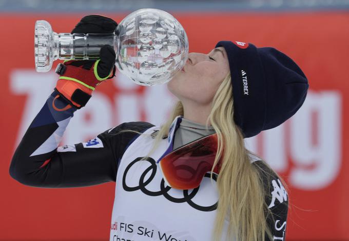 Zaradi poškodbe je ostala brez velikega kristalnega globusa, je pa njen vsaj slalomski globus. | Foto: Reuters