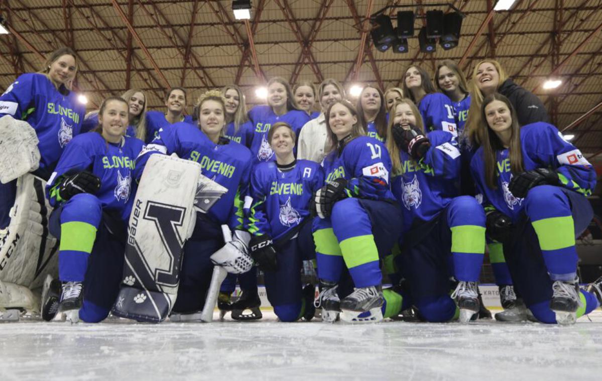 Risinje, slovenska ženska hokejska reprezentanca | Slovenke so prvenstvo odprle z zmago nad Poljsko, ki je bila lani druga, risinje pa so s četrtim mestom poskrbele za največji uspeh. | Foto HZS