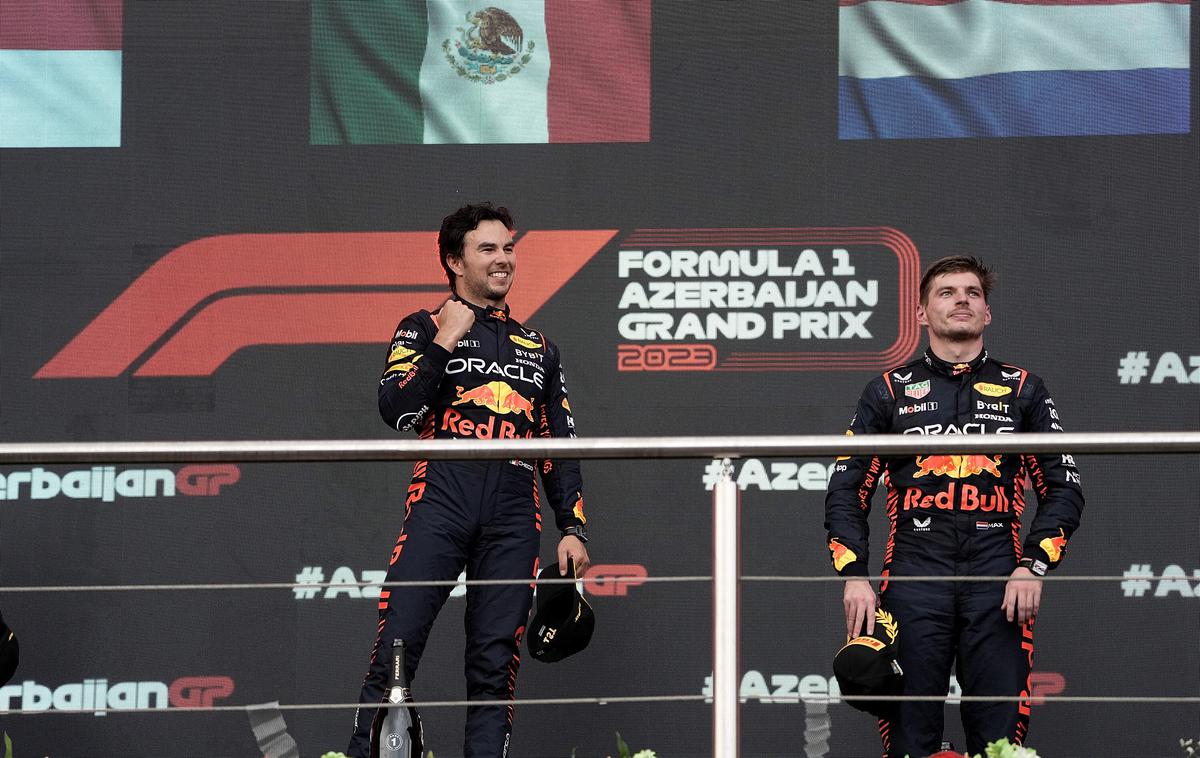 Baku Max Verstappen Sergio Perez Red Bull | Sergio Perez, sicer z nekaj sreče ob varnostnem avtomobilu, je v nedeljo premagal Maxa Verstappna. | Foto Guliver Image