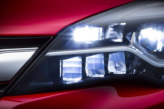 Opel astra IntelliLux LED matrične luči | Foto: Opel