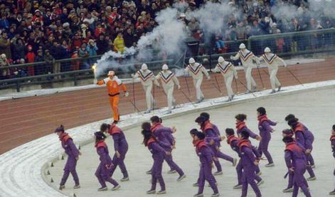 Slovenec v oranžni trenirki, ki je v Sarajevo prinesel olimpijsko baklo #foto