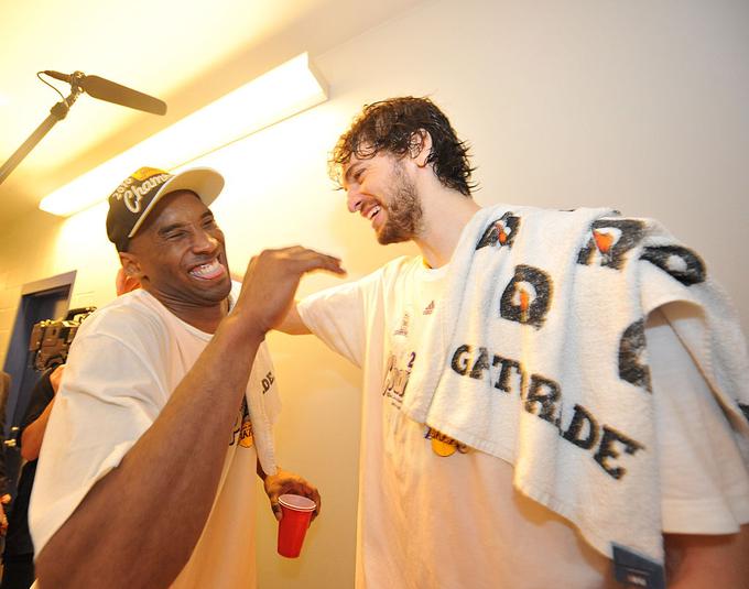 Zmagovalen dvojec:  Kobe Bryant in Španec Pau Gasol. | Foto: Guliverimage/Getty Images