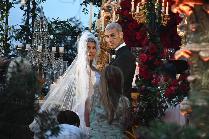 Kardashian poroka | Travis Barker in Kourtney Kardashian sta v Italiji priredila še tretjo poroko. | Foto Profimedia