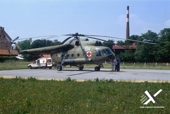 Helikopter Mil Mi-8 so prirejali za različne namene, tako se je med slovensko osamosvojitveno vojno pojavljal tudi v različici za reševalne prevoze. | Foto: Marjan Garbajs / Park vojaške zgodovine Pivka