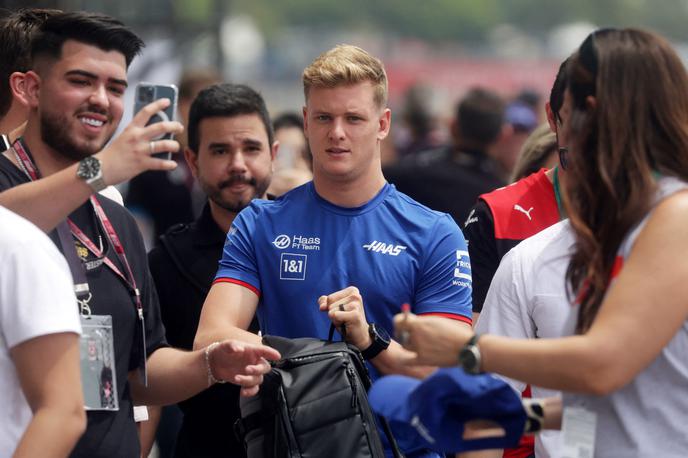 Mick Schumacher Haas | Mick Schumacher bo konec tedna v Abu Dabiju najverjetneje odpeljal zadnjo dirko v formuli 1. | Foto Reuters