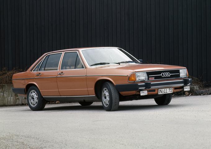 1976: predstavitev prvega bencinskega petvaljnika v serijski ponudbi neke avtomobilske tovarne. To je bil audi 100, ki je bil na prodaj zgodaj 1977. Dve leti pozneje je tak motor dobil tudi audi 200, leta 1982 pa nova generacija audija 100. Na fotografiji je audi 100 GLS 5E iz leta 1979. | Foto: Audi