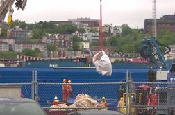 V razbitinah podmornice Titan odkrili domnevne posmrtne ostanke #video