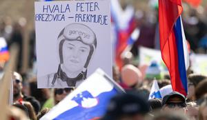 Kaj so slovenskemu junaku Petru Prevcu sporočali navijači? #foto