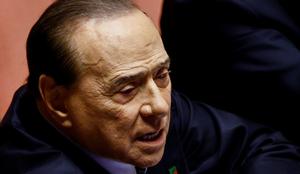 Berlusconi ostaja na intenzivnem oddelku. Kaj pravijo zdravniki?