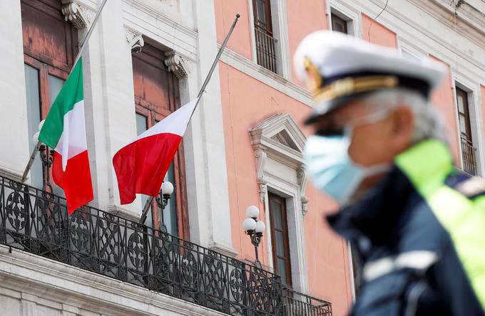 Italija zastave koronavirus | Foto: Reuters