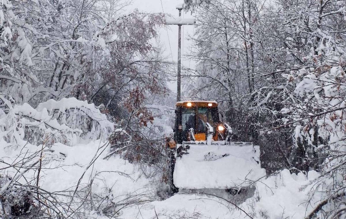 Sneg Hrvaška | V pripravljenosti je 240 ekip zimske službe. | Foto STA