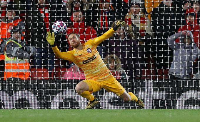 Oblak je navdušil svetovno nogometno javnost s predstavo na Anfieldu, ko je proti Liverpoolu zbral kar devet obramb. | Foto: Reuters