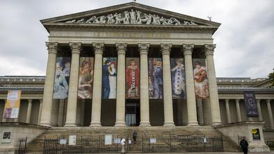 Renoirjeva razstava doslej pritegnila 200 tisoč obiskovalcev