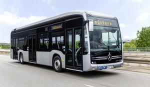 Toyota v posel z Daimlerjem: nadgradili bodo njihove avtobuse