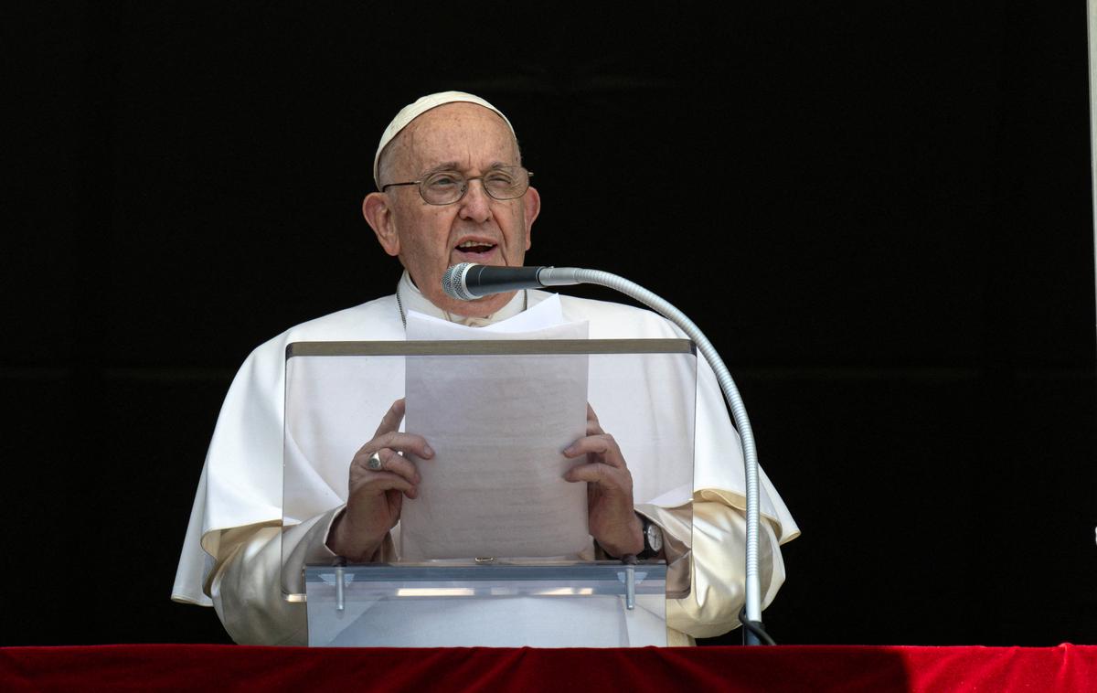 Papež Frančišek | Papež lahko za vključitev v kolegij kardinalov izbere kateregakoli posvečenega duhovnika. | Foto Reuters