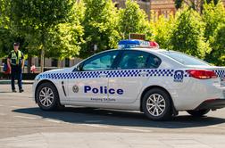 Avstralska policija po napadu z nožem ubila najstnika