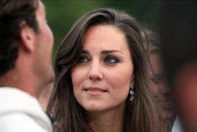 Kaj bo Victoria podarila Kate Middleton?
