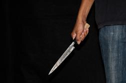 Z nožem oropal trgovino v Kamniku, iščejo moškega srednjih let