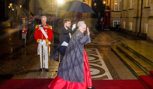 Danska kraljica na zadnji vožnji s kočijo pred slovesom od prestola #video