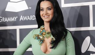 Pevka Katy Perry med nastopom utrpela manjšo "okvaro" #video