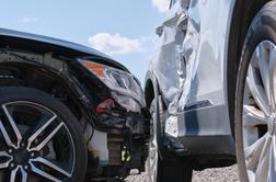 SOS na cesti: kako reagirati ob prometni nesreči?