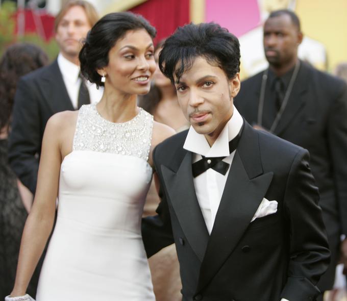 Prince leta 2005 z Manuelo, svojo drugo ženo. | Foto: 