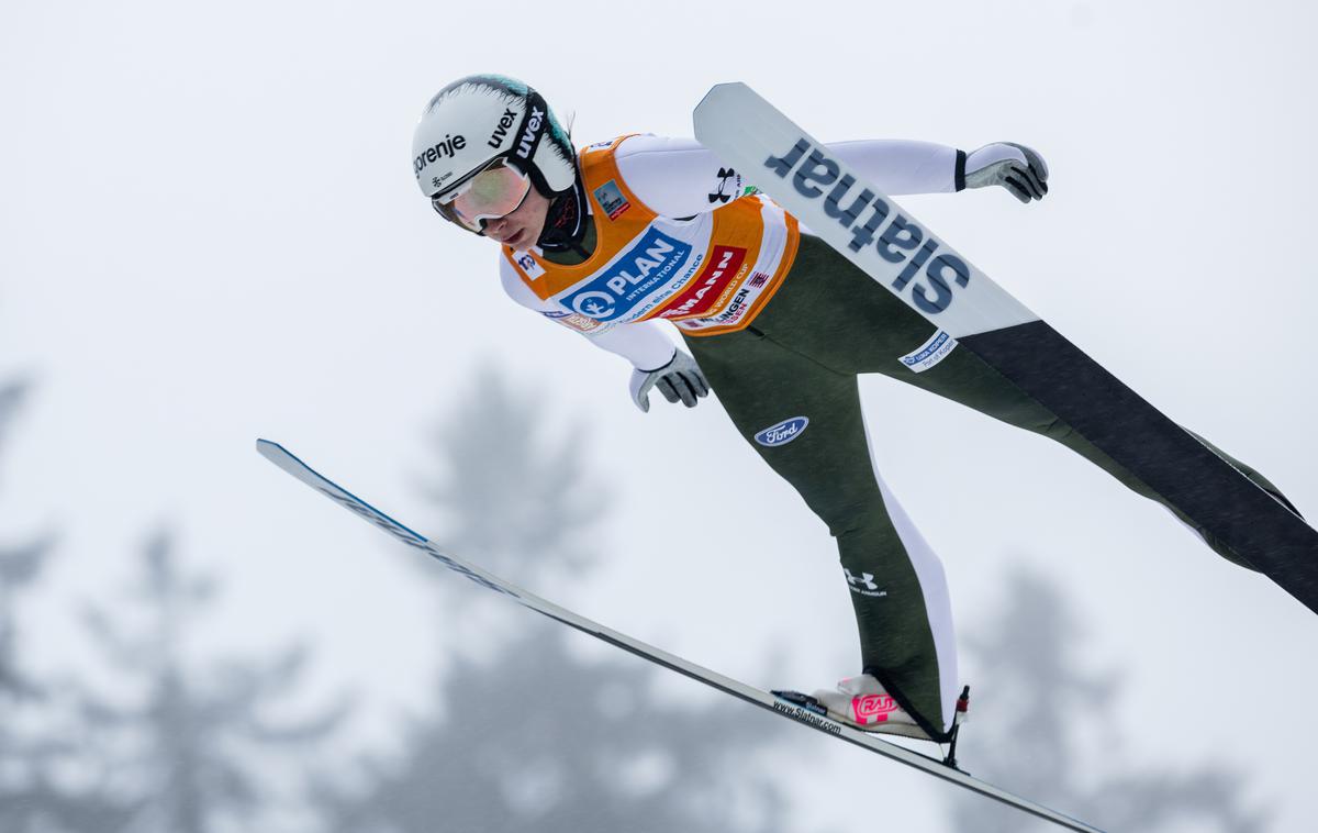 Nika Prevc | Vodilna skakalka zime Nika Prevc je zaostala le za zmagovalko Silje Opseth. 18-letnica je v finalu s 146 metri skočila do osebnega rekorda. | Foto Guliverimage