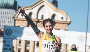 Neja Kršinar z osebnim rekordom osma na maratonu na Dunaju