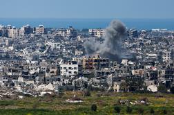 Izrael s silovitim obstreljevanjem kljubuje resoluciji VS ZN