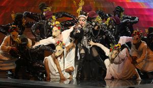 Madonni po nastopu na Evroviziji svetujejo, naj odide v pokoj #foto #video