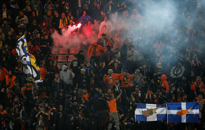 Ciprski navijači so si v sredo na Signalu Iduni Parku dali duška. | Foto: Reuters