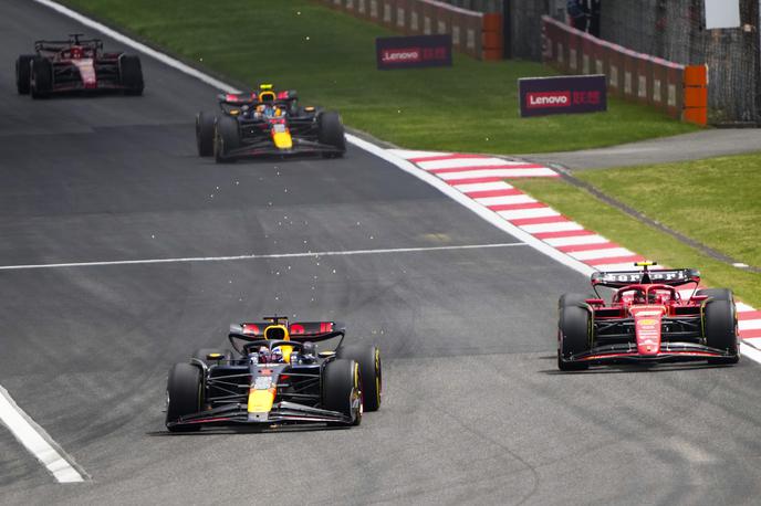 VN Kitajske Max Verstappen Red Bull Carlos Sainz Ferrari | Max Verstappen je dobil tri letošnje dirke, v Avstraliji pa je bil najboljši Carlos Sainz. | Foto Guliverimage