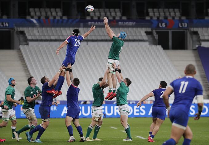 Francija je sinoči s 35:27 v Parizu premagala Irsko, kar je zadostovalo za drugo mesto v pokalu šestih narodov. | Foto: Reuters