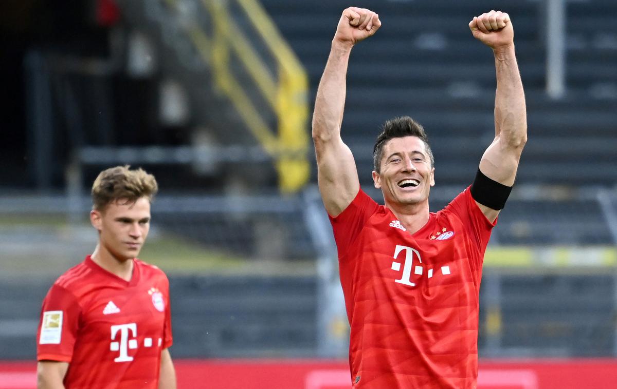 Robert Lewandowski, Bayern München | Robert Lewandowski je le dan po zmagi Bayerna nad Hertho v Varšavi uspešno zagovarjal svoje magistrsko delo. | Foto Reuters
