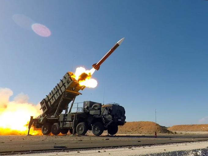 Ameriški protiraketni sistem patriot se za zdaj izkazal pri uničevanju kinžalov. | Foto: Reuters