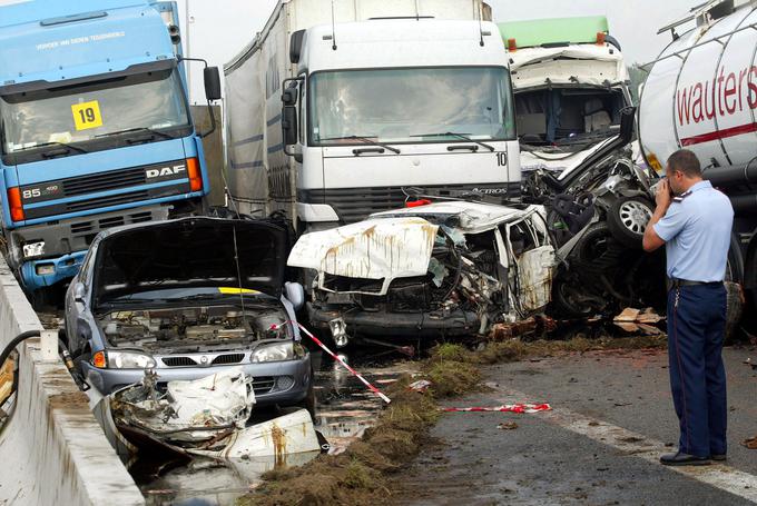 Nesreča tovornjaka na avtocesti | Foto: Reuters
