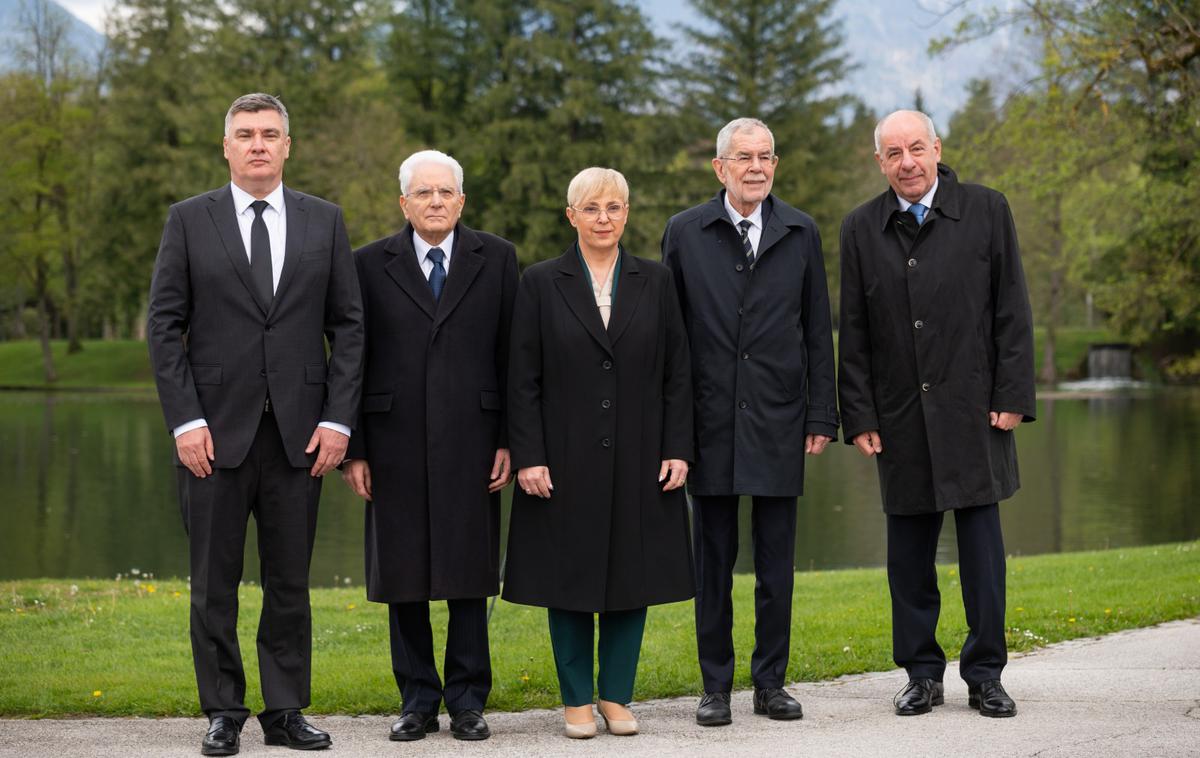 predsedniški vrh | Današnje srečanje, ki ga spremlja okrog sto predstavnikov slovenskih in tujih medijev, je eden najpomembnejših zunanjepolitičnih dogodkov v okviru praznovanja obletnice članstva v EU. | Foto STA