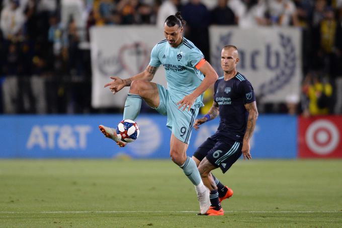 Aljaž Struna se v ligi MLS srečuje z zelo znanimi nogometnimi imeni. Prejšnji teden se je pomeril proti Zlatanu Ibrahimoviću. | Foto: Reuters