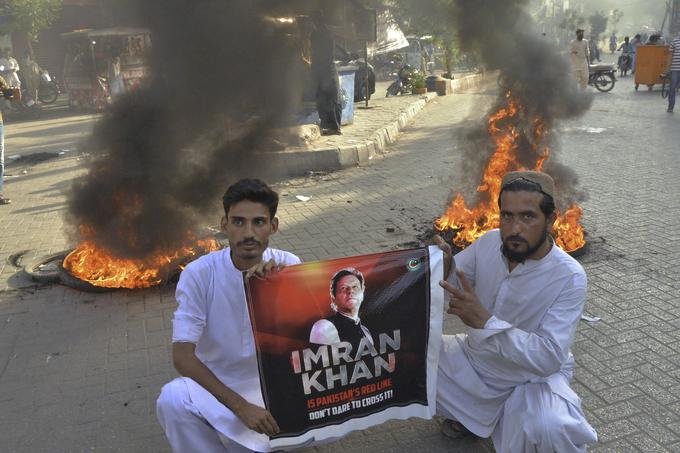 Po aretaciji Imrana Kana maja lani so izbruhnili množični protesti njegovih privržencev, ki so se pogosto končali z izgredi. | Foto: Guliverimage