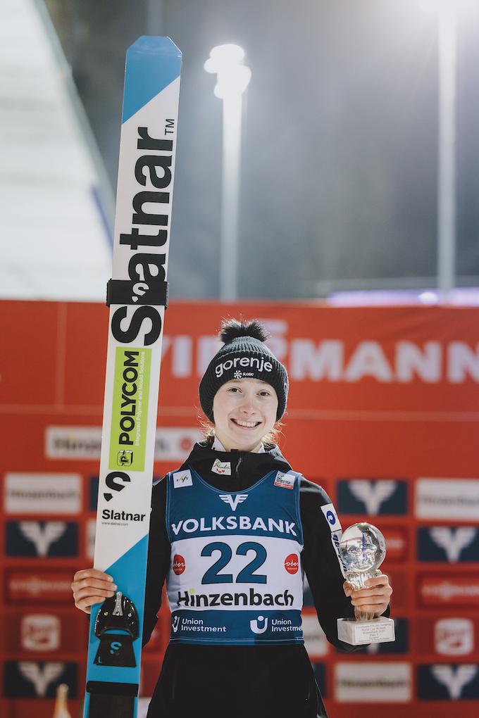 Nika Prevc je prvič skočila na zmagovalni oder svetovnega pokala. | Foto: Sportida