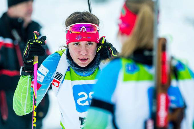 Urška Poje je še mladinka, a čez noč je postala najizkušenejša slovenska biatlonka. | Foto: Žiga Zupan/Sportida